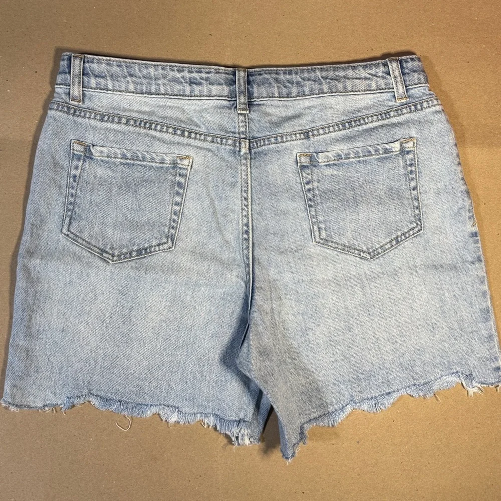 Girls' Embroidered Jean Shorts - Cat & Jack Light Wash XXL (16-18) 00339